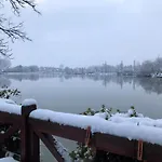 Veranda Apartament Mestecǎneşti